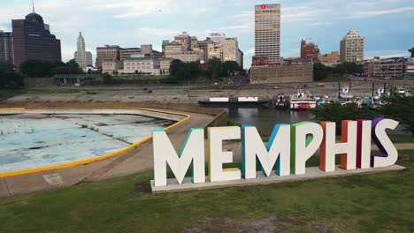 Memphis-Stadtschild-Auf-Mud-Island,-Tennessee,-USA