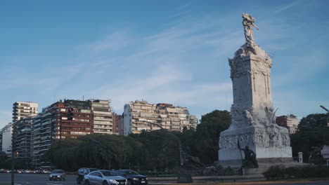 Toma-Estática-Del-Monumento-A-La-Carta-Magna-Y-Cuatro-Regiones-De-Argentina