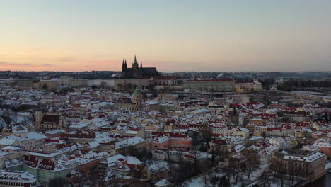 Prager-Burg-In-Der-Winterdämmerung