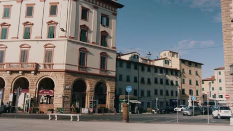 Time-lapse-of-Piazza-della-Republlica-with-car-traffic-in-Livorno-city