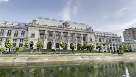 Palacio-De-Justicia,-Bucarest,-Rumania