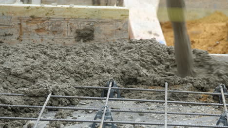 Wet-Cement-Splattering-Over-Wire-Mesh-For-New-Property-Build-Slab