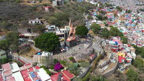 Al-Pepila-Denkmal,-Guanajuato-Drohnenaufnahme,-4K-Aufnahmen