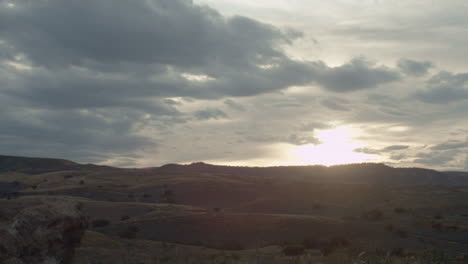 Timelapse-of-a-sunrise-between-the-mountains-of-the-beautiful-valleys-of-Tequila-Jalisco,-Mexico