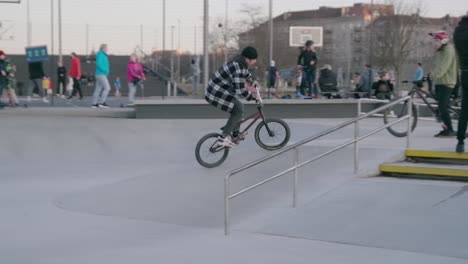 50-FPS-Boy-Rides-BMX-Bike-and-Almost-Falls-in-a-Skate-Park-in-Vilnius