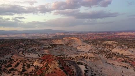 Panoramablick-über-Die-Landschaft-In-Escalante,-Utah-–-Drohnenaufnahme-Aus-Der-Luft