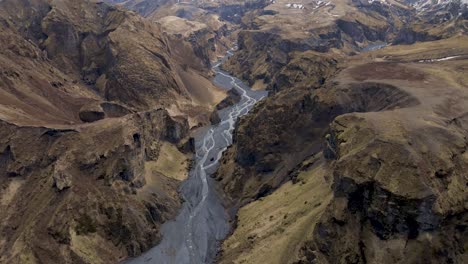 Cañón-En-Las-Tierras-Altas-Thorsmork-En-El-Sur-De-Islandia