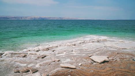 Dead-Sea-salt-beach-in-Jordan,-close-to-the-Israel-border