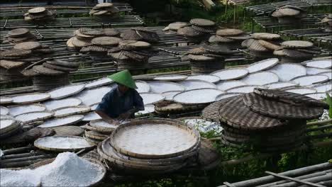 Tapiokamehlhersteller-In-Sukabumi,-West-Java,-Indonesien,-4.-Mai-2022