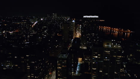 Luftaufnahme-Der-Skyline-Von-Chicago-Bei-Nacht