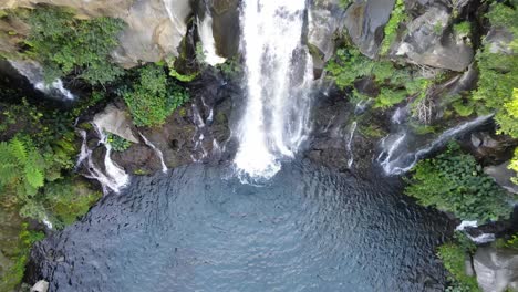 Top-down-drone-footage-of-the-Saint-Gilles-waterfall-at-the-Reunion-island