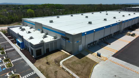 Amazon-distribution-center-warehouse
