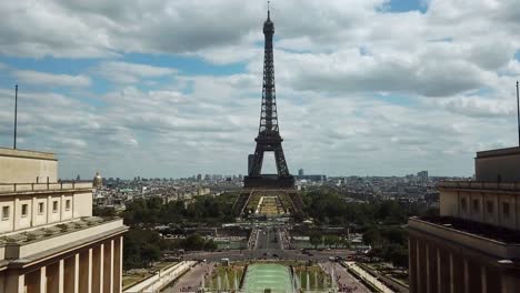 Drohnenansicht-Eiffelturm-In-Paris,-Frankreich