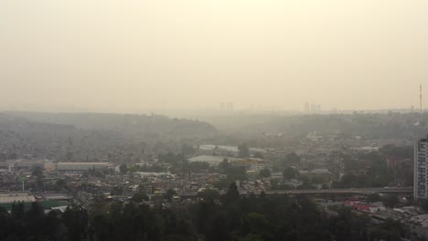 Aerial-shot-of-a-very-polluted-day-in-Mexico-City