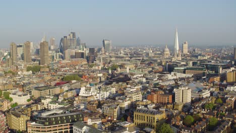 Einspielaufnahme-Der-Londoner-Innenstadt,-Aufgenommen-Aus-Einer-Drohne