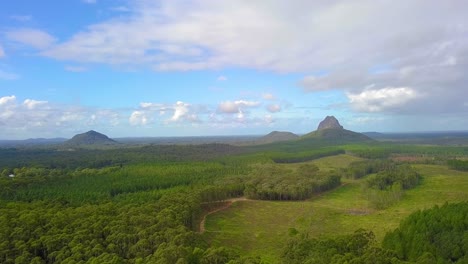 Fast-moving-aerial-view-of-tropical-rainforest-at-daytime-in-Australia