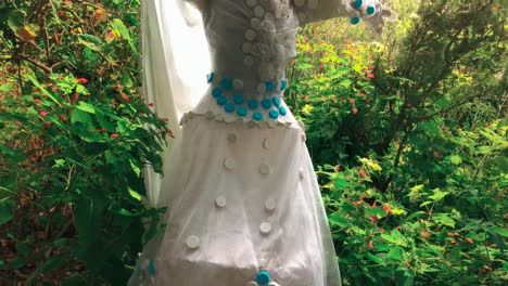Scarecrow-wedding-bride-made-of-recycled-materials-rural-garden-to-scare-birds-away-from-agriculture-crops-reuse-new-life-reinventing-recycle-eco-green-clean-energy-enviroment-scary-recycling-friendly