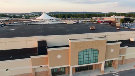 Aerial-dolly-shot-of-Bon-Ton-sign,-retail-store-shuttered-after-bankruptcy,-Amazon-effect
