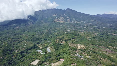 Aerial-shot-of-Volcan-Baru-in-Boquete,-camera-moving-towards-the-3475-meters-high-dormant-volcano,-Chiriqui,-Panama