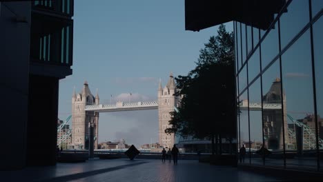 Tower-bridge-in-the-refection-of-a-building