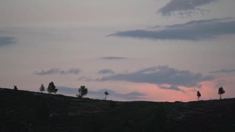 Zeitraffer-Der-Wolken-Während-Des-Sonnenuntergangs-In-Norwegen,-Skandinavien