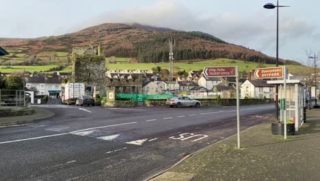 Coastal-town-in-Ireland-situated-on-the-southern-shore-of-Carlingford-Lough-with-Slieve-Foy-Mountain-as-a-backdrop