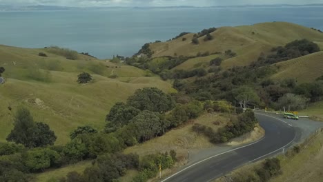 Colinas-Y-Caminos-Cerca-De-La-Costa-En-La-Isla-Norte-De-Nueva-Zelanda