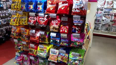 Rack-of-preflight-snacks-available-at-market-within-Toulouse-international-airport