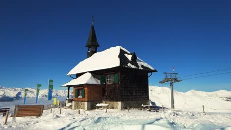 The-Elisabeth-chapel-on-top-of-Schmittenhöhe-in-the-snow