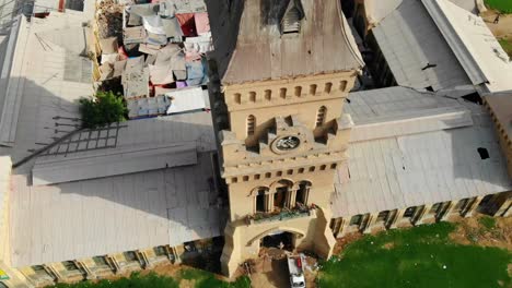 Luftaufnahme-Des-Glockenturms-Am-Empress-Market-Mit-Blick-Nach-Unten