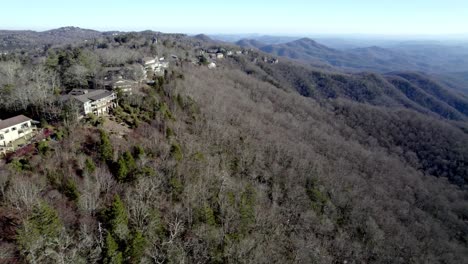 Luftaufnahme-Von-Ferienhäusern-In-Blowing-Rock,-North-Carolina,-North-Carolina