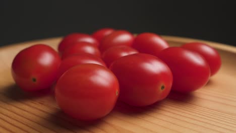 Plum-tomatoes-on-a-rotating-platform
