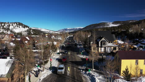Aerial-of-street-and-houses-covered-with-snow-in-the-Georgetown-of-Colorado