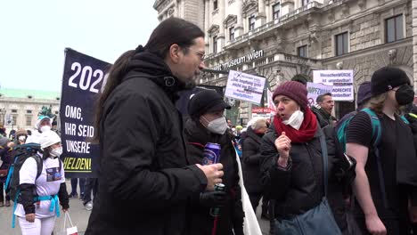 Mitarbeiter-Des-Gesundheitswesens-Protestieren-Gegen-Covid-Maßnahmen-In-Wien,-Österreich