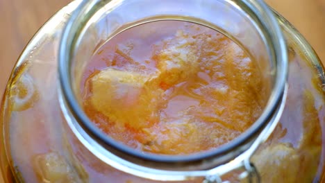 SCOBY-spinning-in-brewed-and-fermented-kombucha,-probiotic-drink
