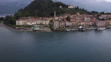 Elegant-architecture-of-Bellagio-on-Lake-Como,-Italy