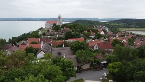 Kleine-Ungarische-Stadt-In-Ungarn