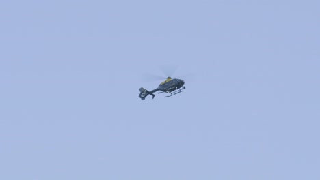 Helicóptero-De-La-Policía-De-Escocia-Sobrevolando-Las-Protestas-Contra-El-Cambio-Climático