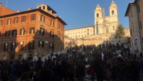 Huge-crowd-of-tourists-and-Italian-people-gathered-at-the-bottom-of-the-iconic-Spanish-Steps-at-the-start-of-the-Covid-19-coronavirus-global-pandemic