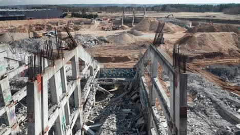 Luftaufnahme:-Ruinen-Des-Nationalstadions-In-Vilnius-Mit-Noch-Sichtbaren-Stahlstangen-Auf-Der-Struktur