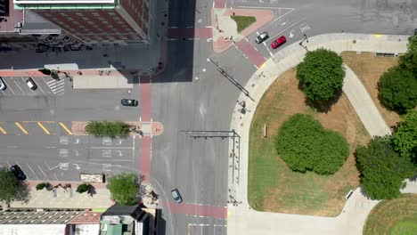 Overhead-view-of-traffic-circle-in-Albany,-New-York-with-drone-video-stationary