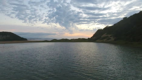 Ozean-Kajakfahren-Bei-Sonnenaufgang-Entlang-Der-Küste-Von-Südafrika-Freizeitsport