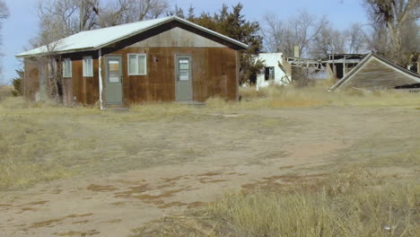 Verlassenes-Bauernhaus-Im-Zugigen-Norden-Colorados