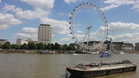 Time-Lapse-of-London-Eye-and-River-Thames-with-Blue-Sky