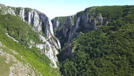 Wide,-ascending-aerial-view-of-Cheile-Turzii,-Turda-Gorge,-near-Transylvania