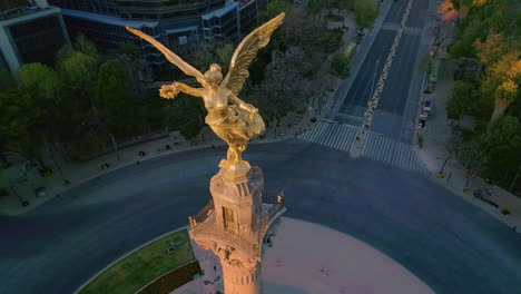 Luftaufnahme-Von-Wolkenkratzern-Auf-Dem-Paseo-De-La-Reforma-In-Mexiko-Stadt