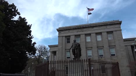 Shot-of-George-Washington-at-the-North-Carolina-State-Capitol