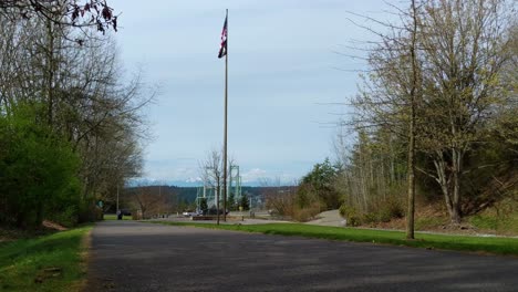 Principios-De-La-Primavera-En-El-Parque-Conmemorativo-De-La-Guerra-Cerca-Del-Puente-Estrecho-De-Tacoma
