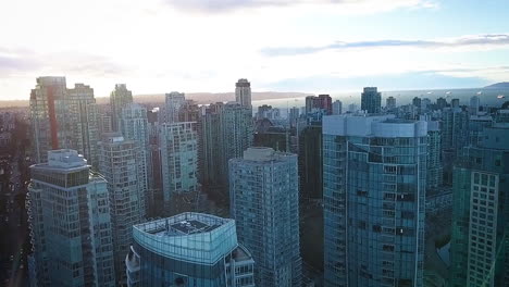 Filmische-Drohnenaufnahme-Der-Skyline-Von-Vancouver