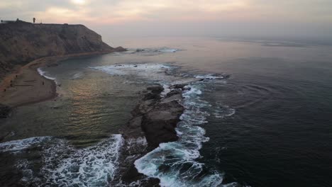 Waves-crashing-off-the-coast-of-California
